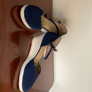 Sandals:Navy close-toed with rope wedges